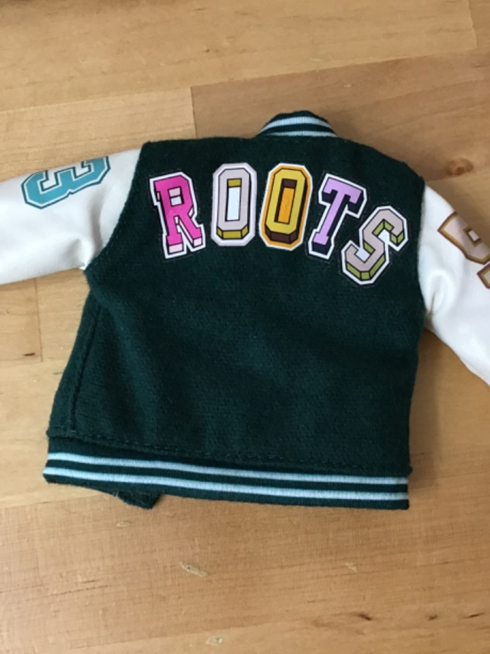 Barbie Roots Clothes - Picture 5 of 14